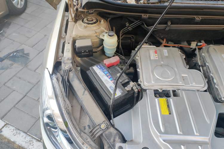 Used Denza 2017 Stylish Edition Engine Bay Right
