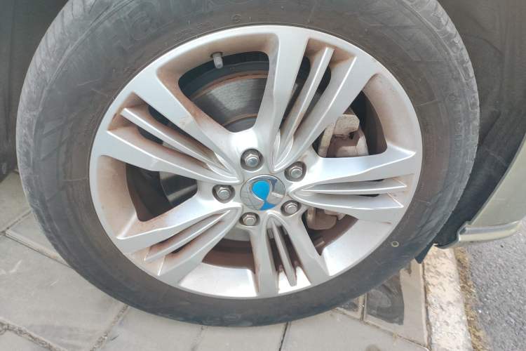 Used Denza 2017 Stylish Edition Right Front Wheel Hub