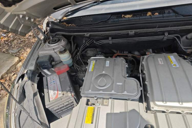 Used Denza 2017 Stylish Edition Engine Bay Right