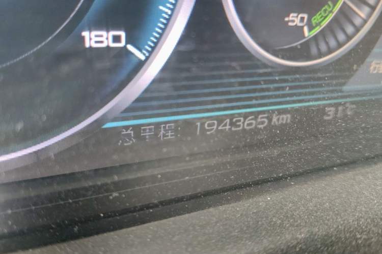 Used Denza 2017 Stylish Edition Odometer Close Up