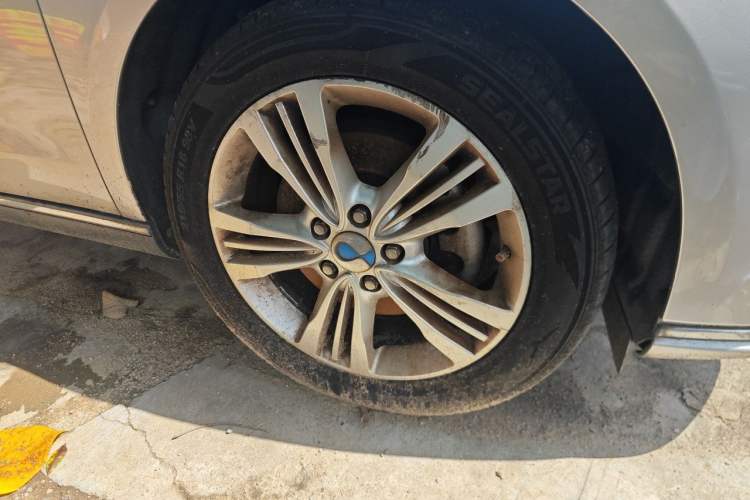 Used Denza 2017 Stylish Edition Right Front Wheel Hub