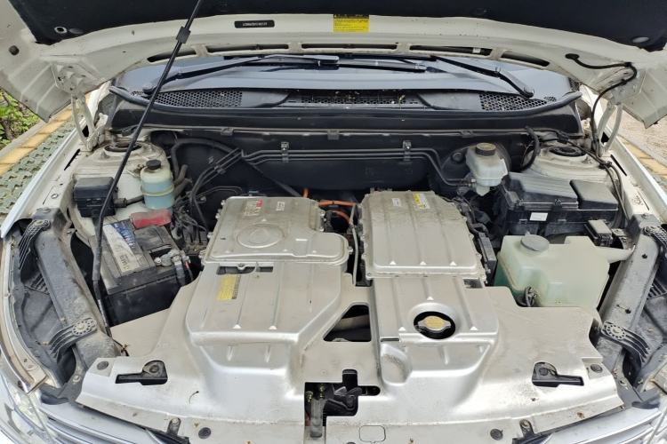 Used Denza 2017 Honor Edition Engine Bay