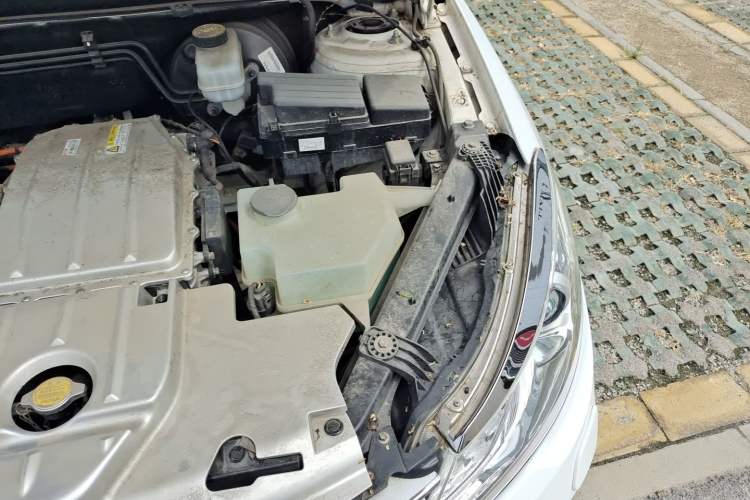 Used Denza 2017 Honor Edition Engine Bay Left