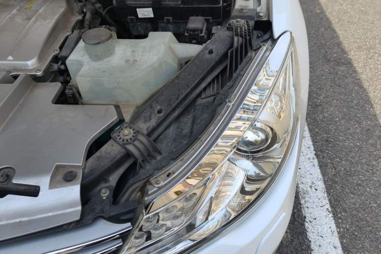 Used Denza 2017 Honor Edition Engine Bay Left
