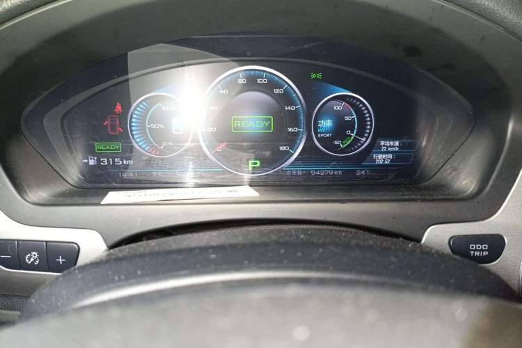 Used Denza 2017 Deluxe Edition Odometer Close Up