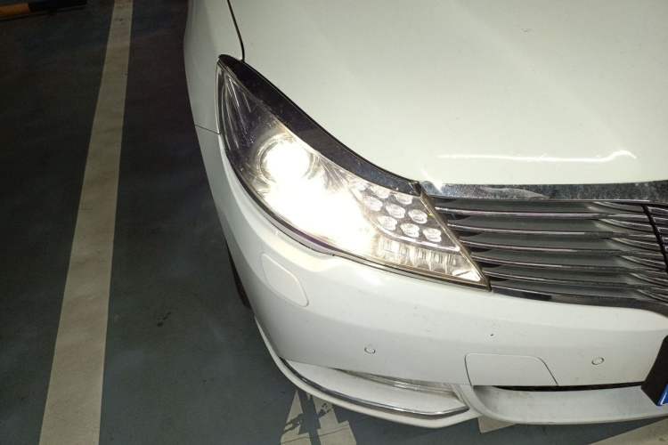 Used Denza 2017 Deluxe Edition Right Front Headlight