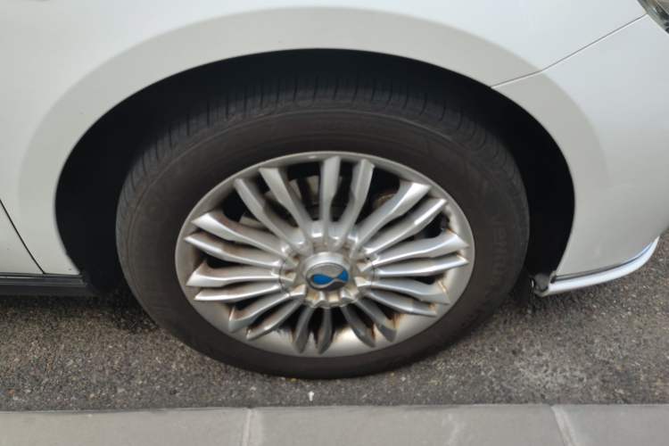 Used Denza 2017 Honor Edition Right Front Wheel Hub