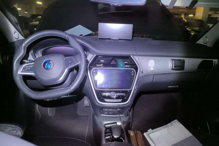 Used Denza 2018 500 Glory Edition Center Console