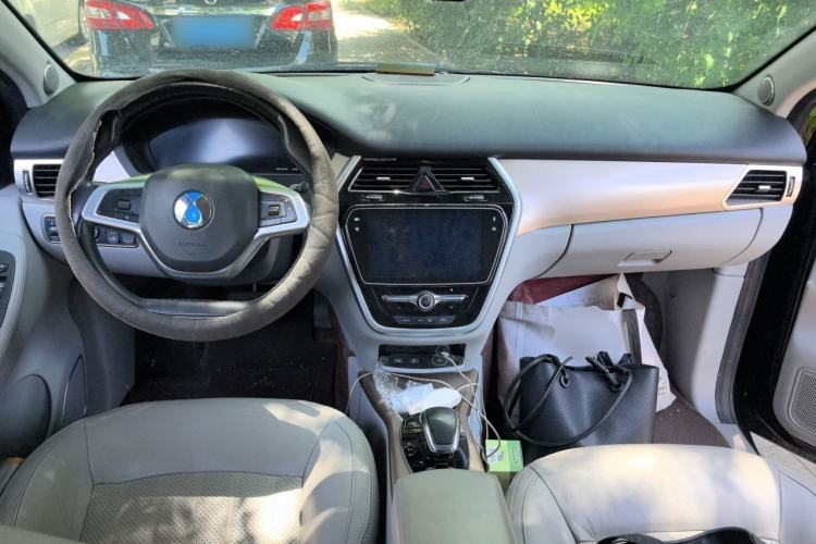 Used Denza 2018 450 Base Version Center Console