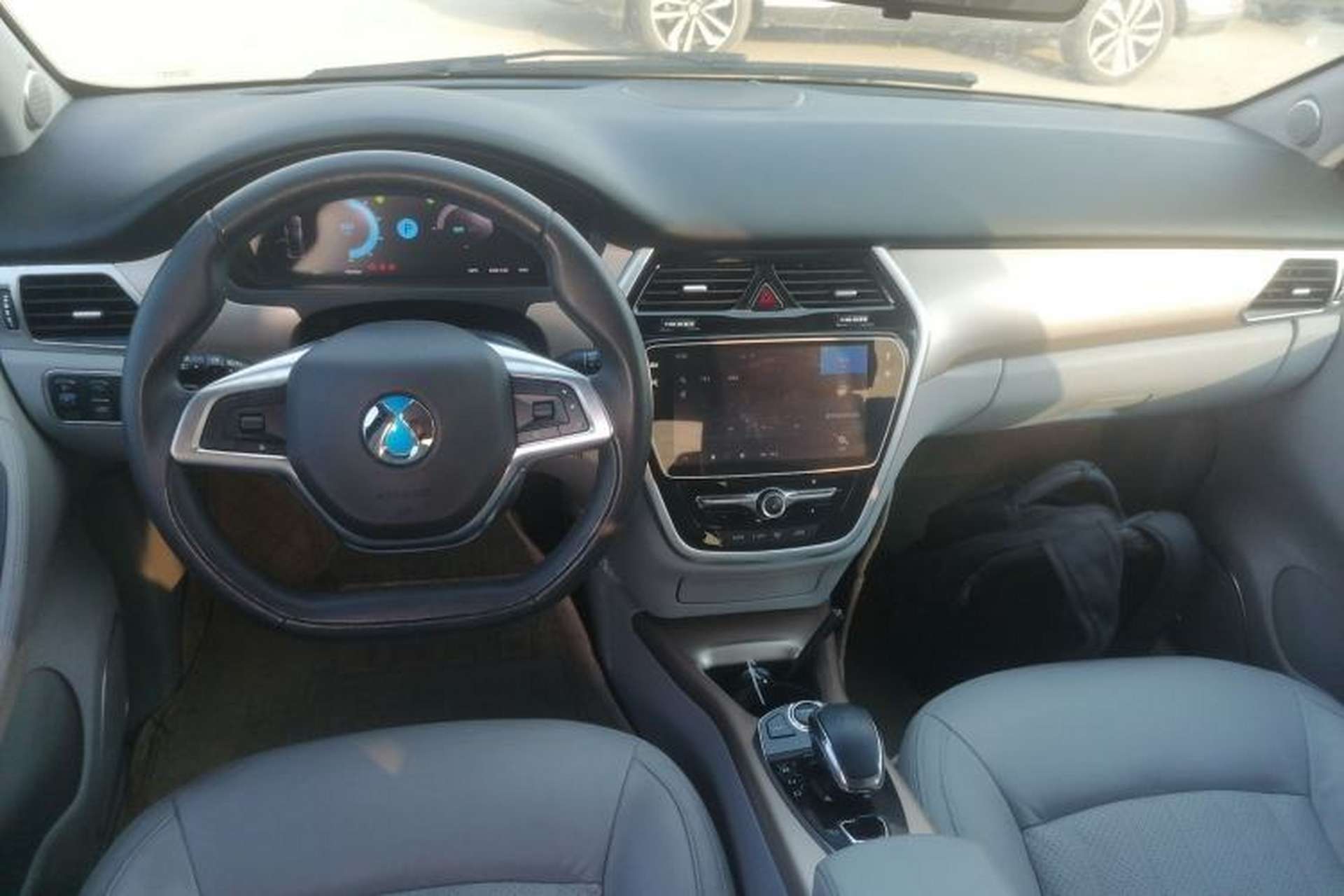 Used Denza 2018 450 Base Version Center Console