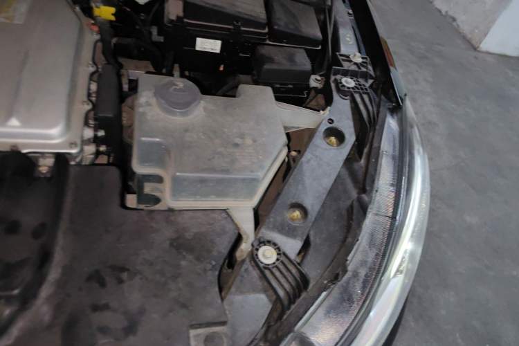 Used Denza  Engine Bay Left