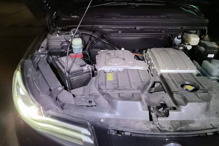 Used Denza 2018 500 Glory Edition Engine Bay Right