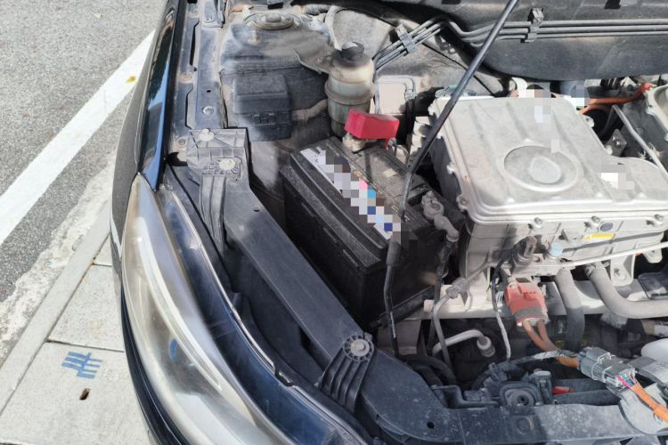 Used Denza 2018 500 Fashion Edition Engine Bay Right