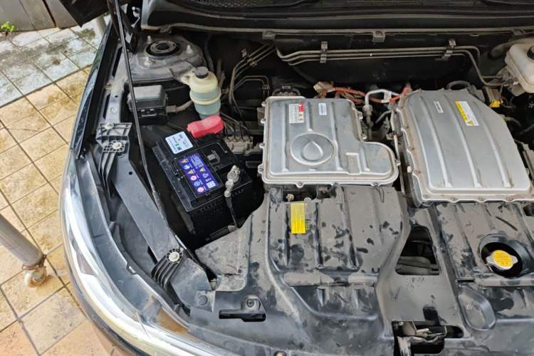 Used Denza 2018 450 Base Version Engine Bay Right