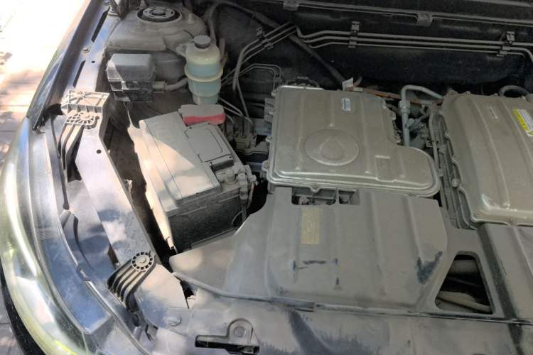 Used Denza 2018 450 Base Version Engine Bay Right