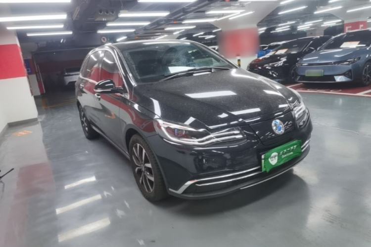 Used Denza 2018 500 Fashion Edition Front Right 45 Deg