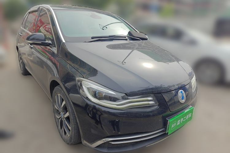 Used Denza 2018 500 Fashion Edition Front Right 45 Deg