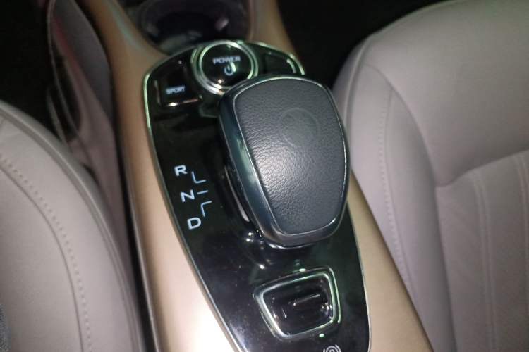 Used Denza 2018 500 Glory Edition Gear Lever
