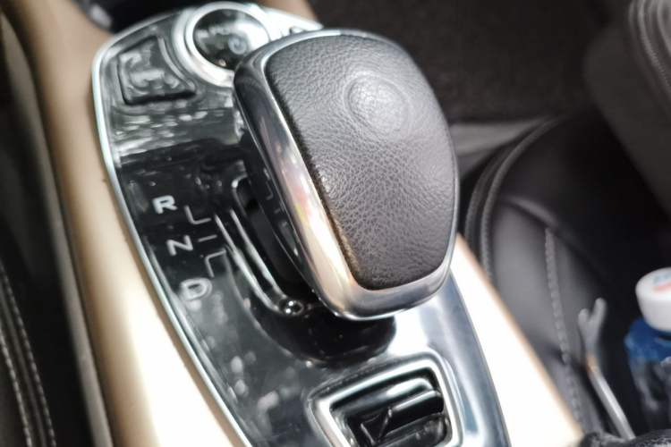 Used Denza 2018 500 Fashion Edition Gear Lever