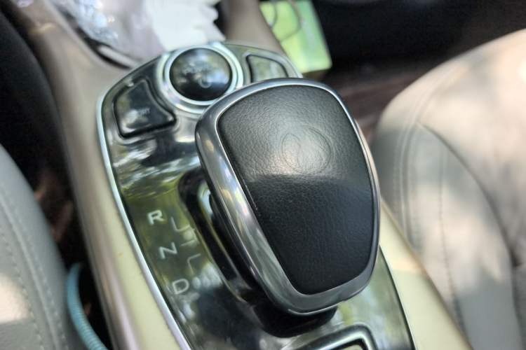 Used Denza 2018 450 Base Version Gear Lever
