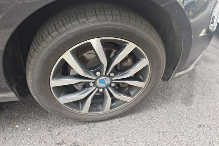 Used Denza 2018 500 Fashion Edition Right Front Wheel Hub