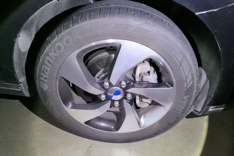 Used Denza 2018 500 Glory Edition Right Front Wheel Hub