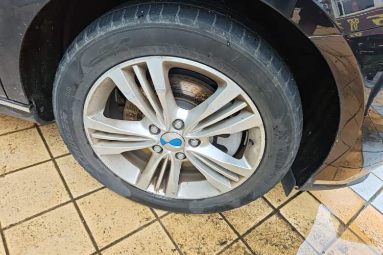 Used Denza 2018 450 Base Version Right Front Wheel Hub