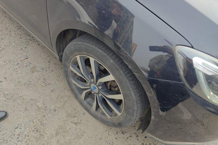 Used Denza 2018 500 Fashion Edition Right Front Wheel Hub