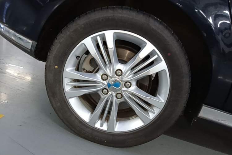 Used Denza 2018 450 Base Version Right Rear Wheel Hub