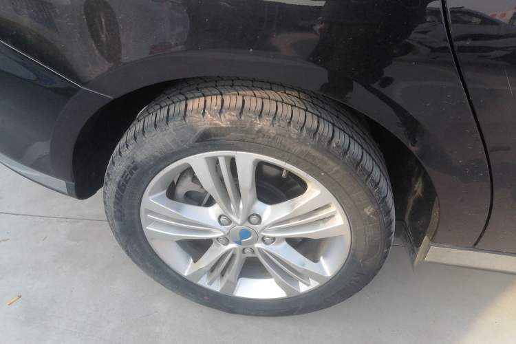 Used Denza 2018 450 Base Version Right Rear Wheel Hub