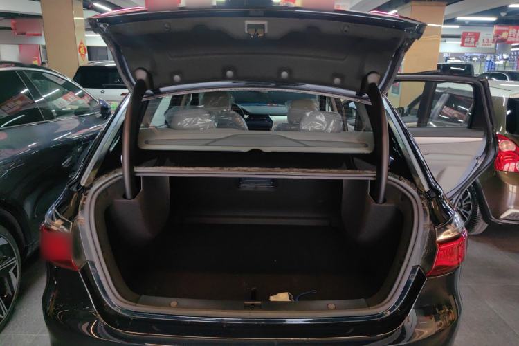 Used Denza 2018 450 Base Version Trunk