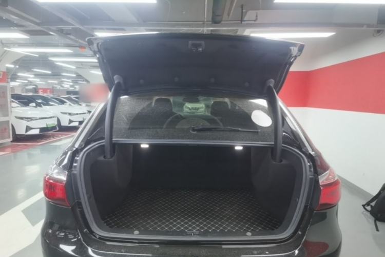 Used Denza 2018 500 Fashion Edition Trunk