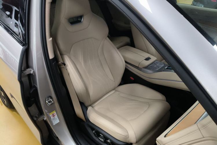 Used Denza N7 2023 Long-Range Performance Max Edition Right Front Seat