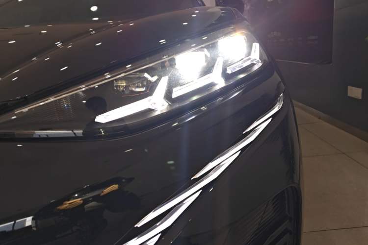 Used Denza N7 2023 Ultra-Long Range Version (Air Edition) Left Front Headlight