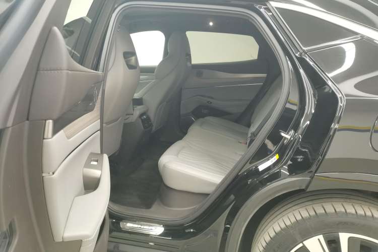 Used Denza N7 2023 Ultra-Long Range Version (Air Edition) Right Rear Seat