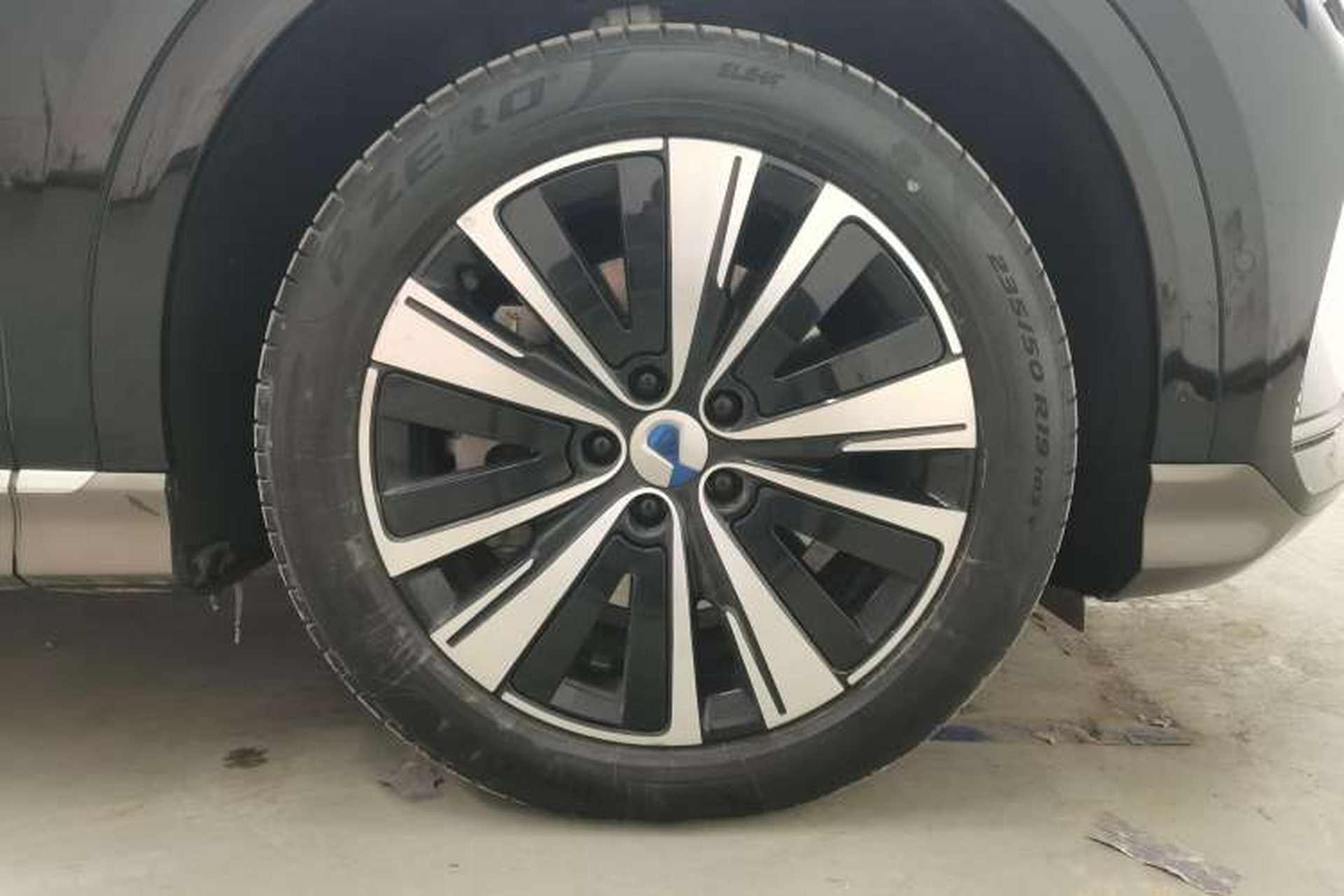 Used Denza N7 2023 Ultra-Long Range Version (Air Edition) Right Rear Wheel Hub