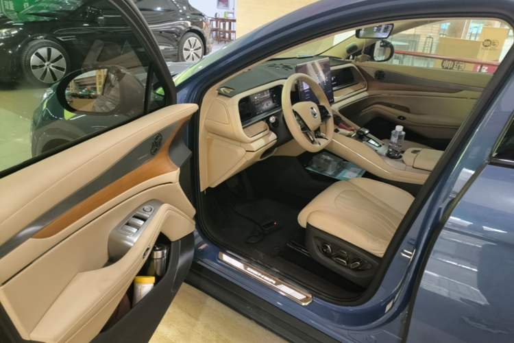 Used Denza N7 2023 Long-Range Performance Max Edition Driver Seat