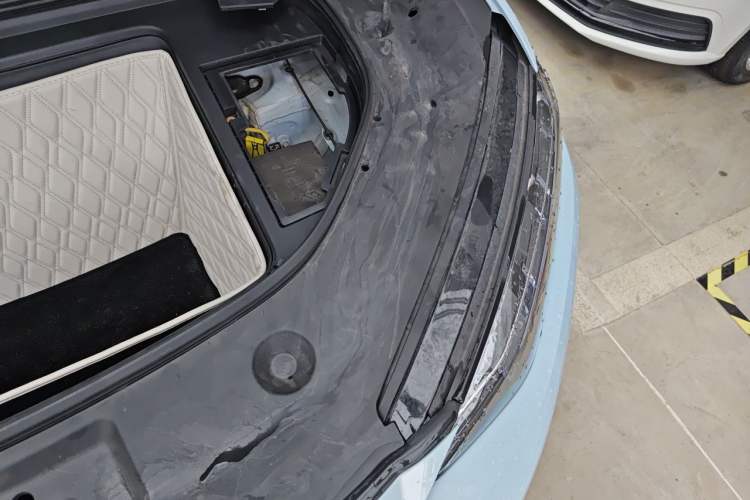 Used Denza N7 2023 with Ultra-Long Range Engine Bay Left