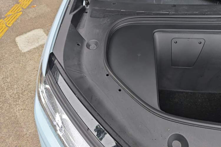 Used Denza N7 2023 Long-Range Performance Max Edition Engine Bay Right