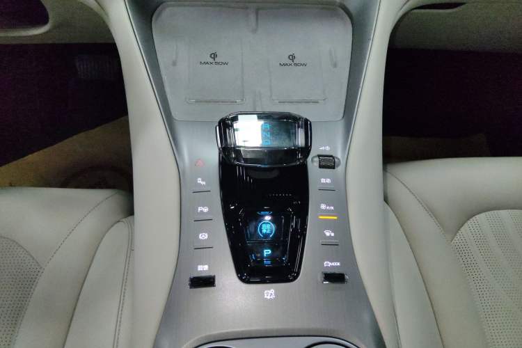 Used Denza N7 2023 Long-Range Performance Edition Gear Lever