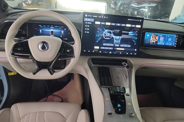 Used Denza N7 2023 Long-Range Performance Edition Interior 2