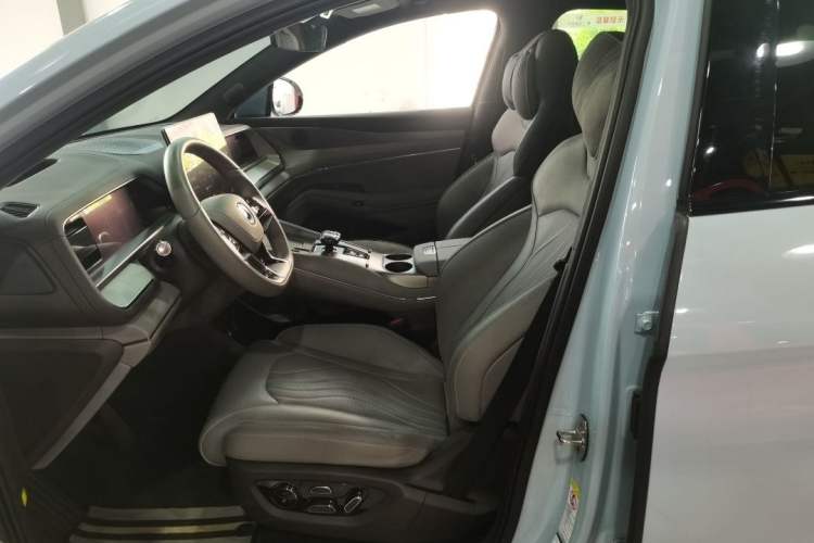Used Denza N7 2023 with Ultra-Long Range Interior 3