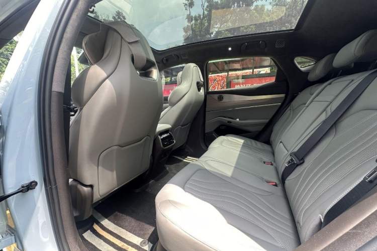 Used Denza N7 2023 with Ultra-Long Range Interior 5