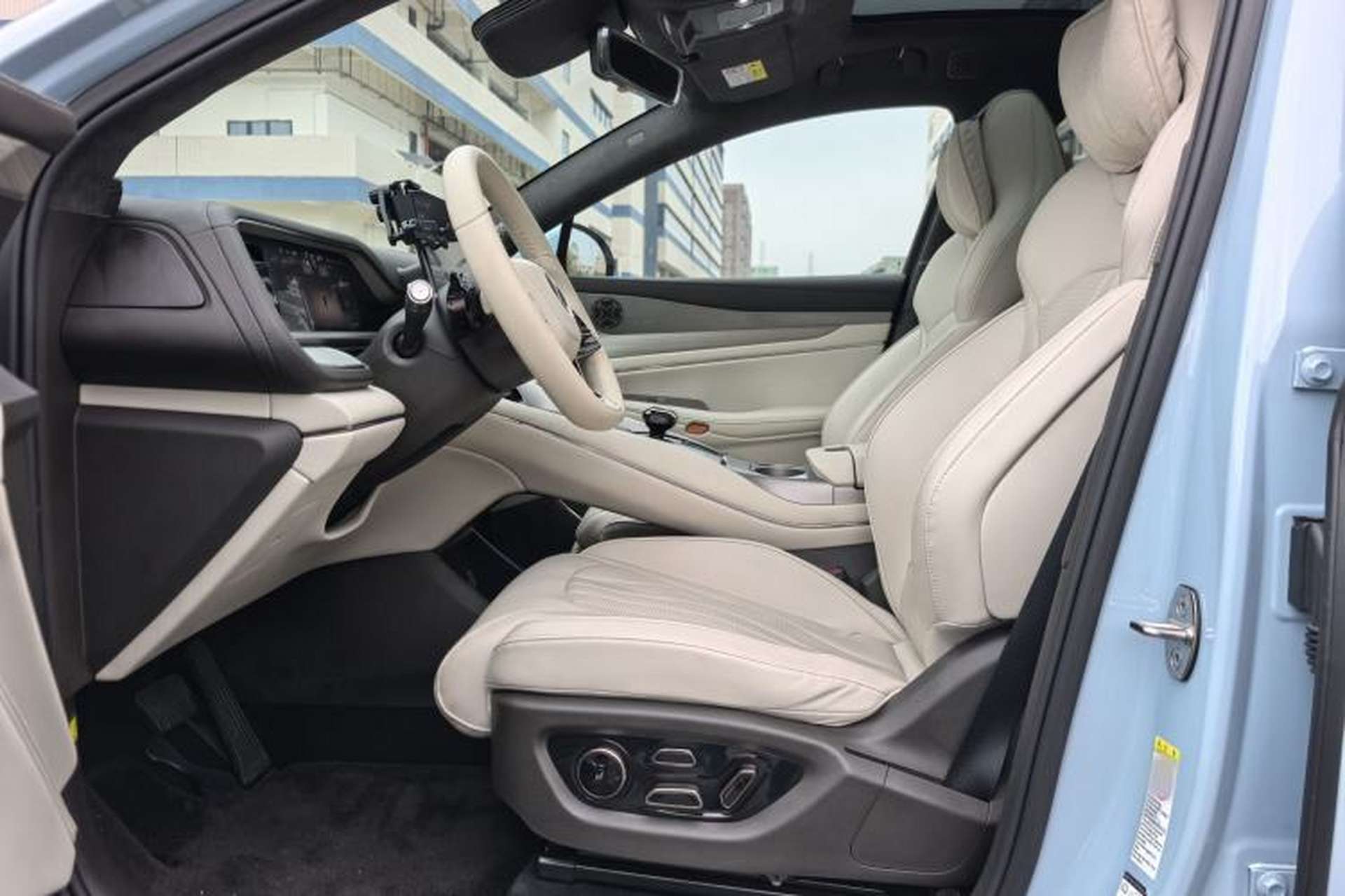 Used Denza N7 2023 Long-Range Performance Max Edition Left Front Seat