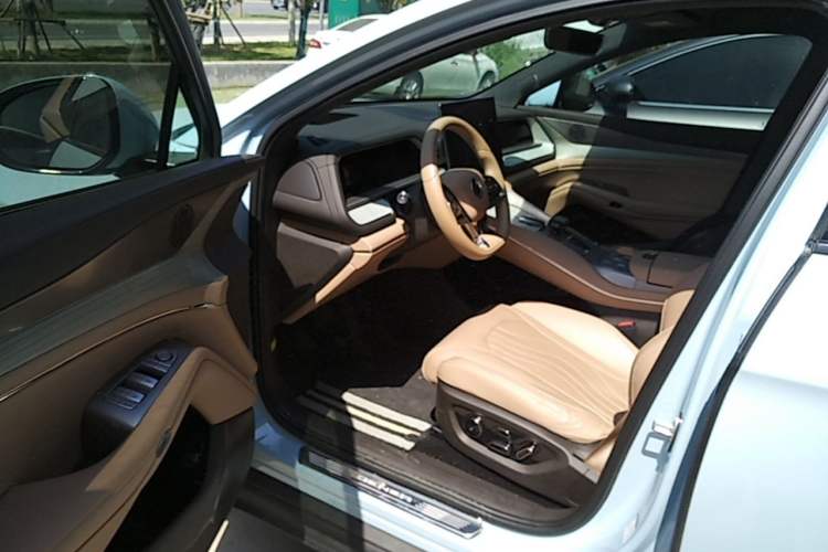 Used Denza N7 2023 Long-Range Performance Edition Left Front Seat