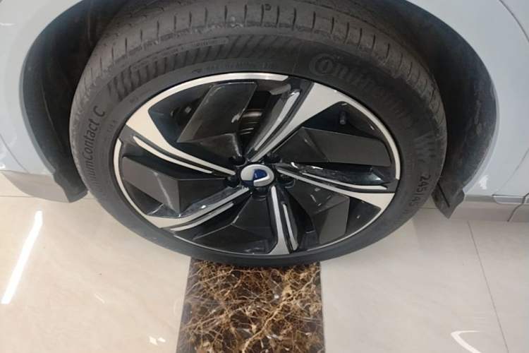 Used Denza N7 2023 Long-Range Performance Edition Left Front Wheel Hub