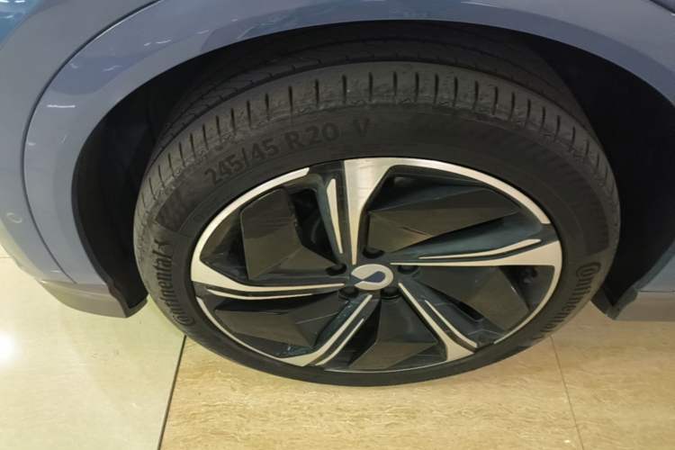 Used Denza N7 2023 Long-Range Performance Max Edition Left Front Wheel Hub