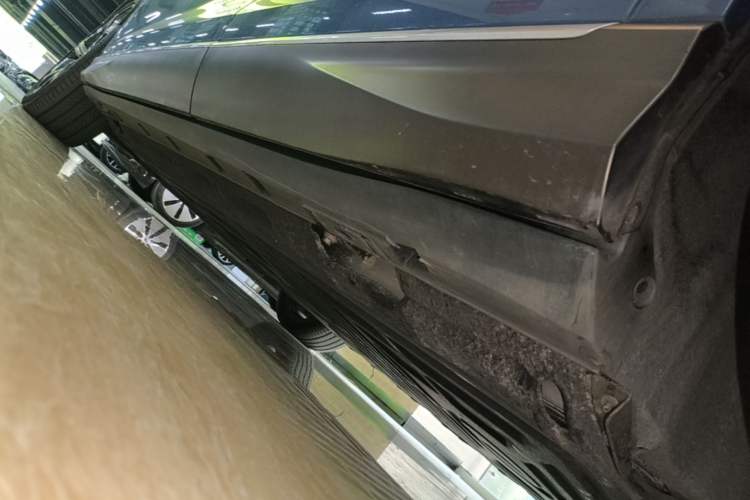 Used Denza N7 2023 Long-Range Performance Max Edition Left Side Sill