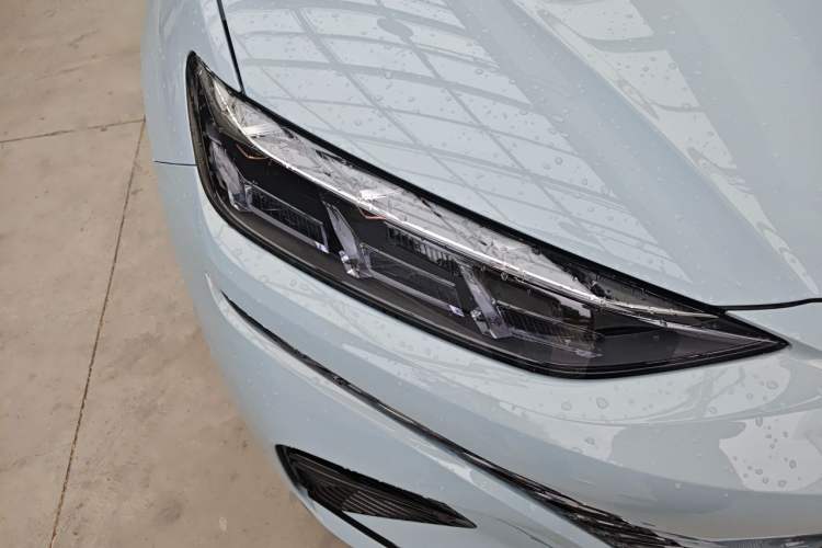Used Denza N7 2023 with Ultra-Long Range Right Front Headlight