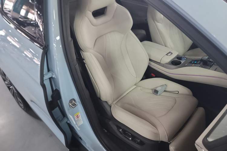 Used Denza N7 2023 Long-Range Performance Edition Right Front Seat